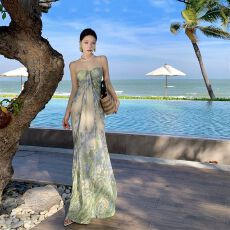 批发法式绝美吊带<b class='q'>长裙</b>海边度假绿色印花连衣裙海岛裙三亚拍照<b class='q'>沙滩裙</b>子