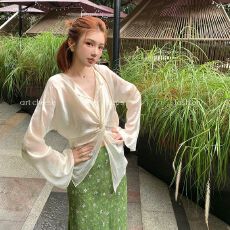 批发原版面料 夏季韩系设计感扭结衬衫+油画鱼尾半身裙两件<b class='q'>套装</b>女宽松