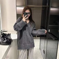 批发日系复古港味V领毛衣女纯欲风穿搭<b class='q'>秋</b>冬新款宽松显瘦慵懒风针织衫