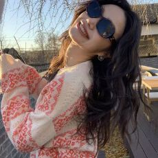 批发韩版V领撞色长袖套头毛衣女<b class='q'>秋</b>冬款网红遮肉拼色提花气质针织上衣