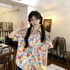 批发春彩:夏季新款复古港风<b class='q'>休闲</b>碎花设计短袖宽松上衣慵懒衬衣爆款