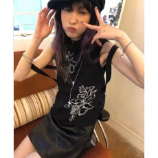 批发夏季港风无袖花花印花背心女小众设计感半高领黑色个性街头风<b class='q'>上衣</b>