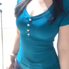 批发纯欲辣妹设计修身纽扣V领短袖T恤夏季新款显瘦孔雀蓝纯色显白<b class='q'>上衣</b>