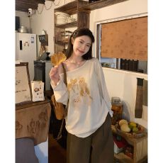 批发原版面料 卡通印花斜肩<b class='q'>长袖</b><b class='q'>T</b><b class='q'>恤</b><b class='q'>女</b>秋季新款宽松休闲上衣潮