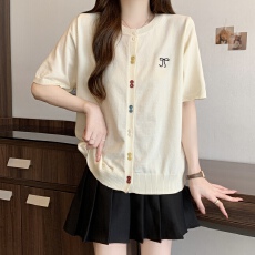 批发实拍实价 大码胖MM新款小众设计感彩色纽扣<b class='q'>针织</b>短袖<b class='q'>圆领</b>修身<b class='q'>开衫</b>