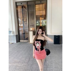 批发S Mluna潞娜新品抹胸设计感上衣<b class='q'>修身</b>纯欲风背心＋格子短裙