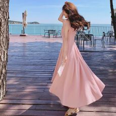 批发气质温柔风无袖v领连衣裙女夏2026新款简单大方高级感背心长裙女