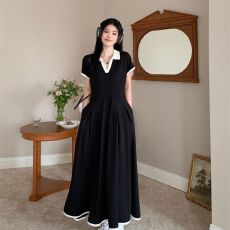 2026新款夏装时尚设计气质显瘦休闲复古遮肚V领韩版孕妇装连衣裙