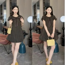 批发孕妇<b class='q'>夏</b>装2026连衣裙小个子减龄宽松短袖格子花苞裙中长款<b class='q'>夏</b>薄款
