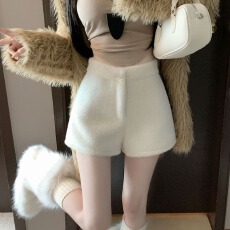 批发<b class='q'>白色</b>加厚2025年休闲<b class='q'>短裤</b>女外穿秋冬高腰A字阔腿裤毛绒绒辣妹靴裤