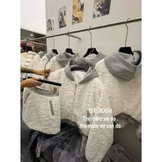 批发财神2025冬季新款加厚撞色连帽拉链外套宽松洋气毛毛包臀短裙套装