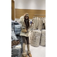 批发设计感拼接格子保暖羊羔毛卫衣+高腰<b class='q'>休闲</b><b class='q'>短裤</b>两件套一套超洋气