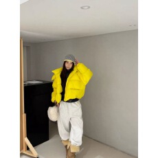 批发韩版2025年冬季<b class='q'>新款</b>糖果黄色外套女款连帽轻薄小黄短款羽绒棉服