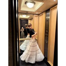 批发法式千层慕斯奶白色蕾丝压褶拼接半身裙女系带大摆长裙重工蛋糕裙