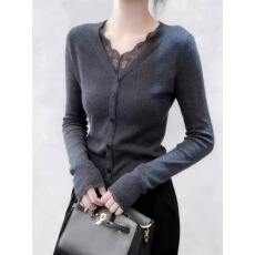 批发<b class='q'>韩版</b>休闲时尚气质百搭高级感灰色上衣女2026春修身显瘦蕾丝打底衫