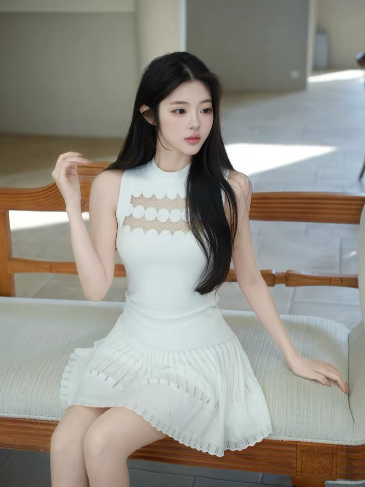 레이스 조각 조끼 여성 2026 년 봄 새로운 반하이넥 핫걸 니트 민소매 맨위 반신 스커트