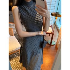 批发法式灰色不规则无袖<b class='q'>背心</b>连衣裙<b class='q'>女</b>装夏季高级感气质收腰修身长裙子