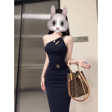 批发韩国气质镂空金属扣斜肩冰丝连衣裙小心机夜店辣妹纯欲<b class='q'>OL</b>包臀长裙