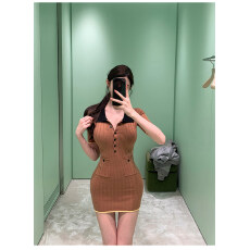 批发Chill巧儿 元英美学 千金感翻领撞色掐腰针织短款连衣裙<b class='q'>OL</b>包臀裙