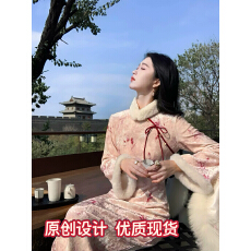 批发凌茜恣禾10.25绯烟新中式粉竹叶印花改良旗袍秋冬加厚丝绒<b class='q'>连衣裙</b>