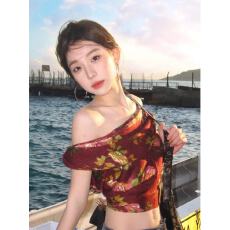 批发复古红色碎花辣妹上衣2025<b class='q'>春</b>夏新款纯欲海边度假风一字肩抹胸背心
