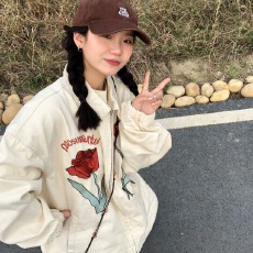 批发美式复古刺绣棒球服外套女秋季<b class='q'>新款</b>设计感小众宽松情侣<b class='q'>夹克</b>
