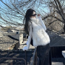 批发毛毛外套气质千<b class='q'>金</b>上衣女秋冬新款高级感马甲短款加厚保暖毛毛背心