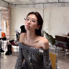 批发藏青色格纹一字肩修身设计<b class='q'>长袖</b><b class='q'>衬衫</b>女2025新款秋季法式小资小上衣