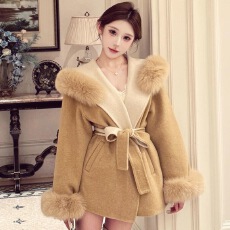 批发氛围感毛茸茸设计千<b class='q'>金</b>感毛呢连帽外套女秋冬季收腰系带韩系大衣潮