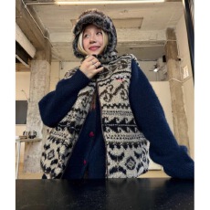 批发皮毛一体羊羔毛马甲女2025秋冬季新款韩版立领费尔岛提花皮草马夹