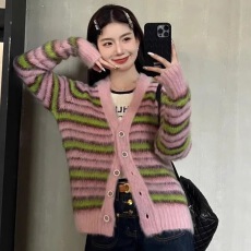 批发柔软舒适 进口长毛<b class='q'>马海毛</b>磨毛针织<b class='q'>开衫</b>彩色条纹外套毛衣2025春秋