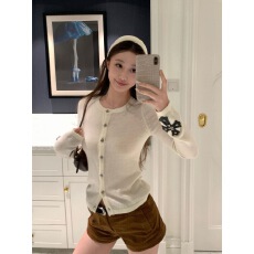 批发板栗可可 私服定制款!巨难搞的一件重工克*心十字银扣针织毛衫女