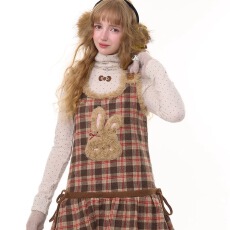 批发冬季美式设计感红棕色格纹毛绒兔子<b class='q'>背心连衣裙</b>+波点上衣两件套女