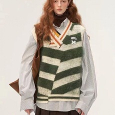 批发美式复古撞色条纹V领针织马甲背心女春秋外搭慵懒风叠穿无袖毛衣