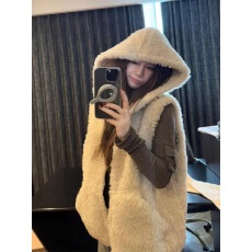 批发连帽羊羔皮草马甲2025毛毛新款环保加棉加厚秋冬<b class='q'>背心</b>外套坎肩