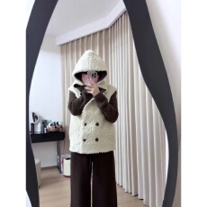 批发韩系慵懒风正反两穿连帽人造毛绒绒马甲高级感<b class='q'>设计</b>感无袖坎肩外套
