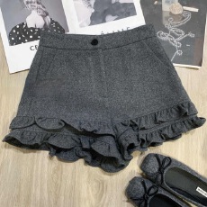 批发2025秋冬设计感木耳花边毛呢短裤女高腰显瘦<b class='q'>甜美</b>百搭休闲外穿短裤