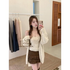 批发韩系黄色针织两件套女秋冬新款软糯慵懒毛衣开衫内搭抹胸吊带<b class='q'>背心</b>