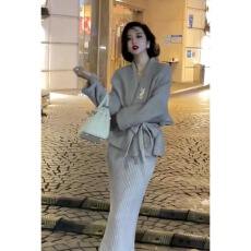 批发一整套秋冬搭配今年流行漂亮小洋装高级感千<b class='q'>金</b>小香风针织毛衣套装