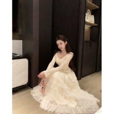 批发复古法式蕾丝<b class='q'>长袖</b>连衣裙女冬季新款蓬蓬蛋糕裙温柔气质收腰A字裙