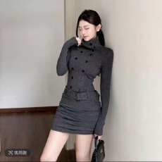 批发辣妹风高领纽扣显瘦收腰长袖<b class='q'>连衣裙</b>秋冬气质修身包臀褶皱打底短裙