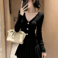 批发秋冬季富家千金气质感巨温柔甜美精致高级小个子紫色针织<b class='q'>连衣裙</b>