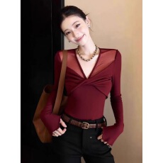 批发圣诞氛围红色扭结v领打底衫女内搭秋冬设计感网纱拼接长袖<b class='q'>t</b><b class='q'>恤</b>上衣