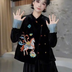 批发新中式国风重工刺绣丝绒马甲女2026春秋新款立领斜襟<b class='q'>百搭</b>显瘦坎肩