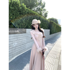 批发韩系氛围感穿搭千<b class='q'>金</b>气质蕾丝花边毛毛针织显瘦收腰甜美连衣裙女