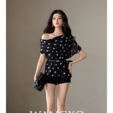 批发跃动<b class='q'>波点</b>|斜肩两穿设计感手工捏褶<b class='q'>雪纺</b><b class='q'>衫</b>