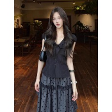 批发少女感简约黑色蝴蝶结短袖衬衫上衣女夏季波点显瘦半身裙<b class='q'>两件</b>套装