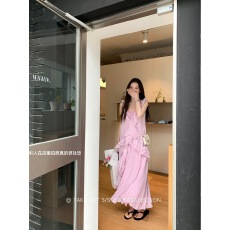 批发夏季<b class='q'>紫色</b>吊带<b class='q'>连衣裙</b>女V领无袖长裙宽松显瘦气质垂感遮肉轻奢超仙