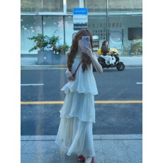 批发法式度假风名媛千<b class='q'>金</b>雪纺连衣裙女夏季花朵挂脖无袖宽松过膝蛋糕裙