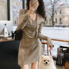 批发德绒网红大码时尚洋气<b class='q'>女</b>春秋冬新款显瘦<b class='q'>长袖</b>优雅收腰燕麦色连衣裙